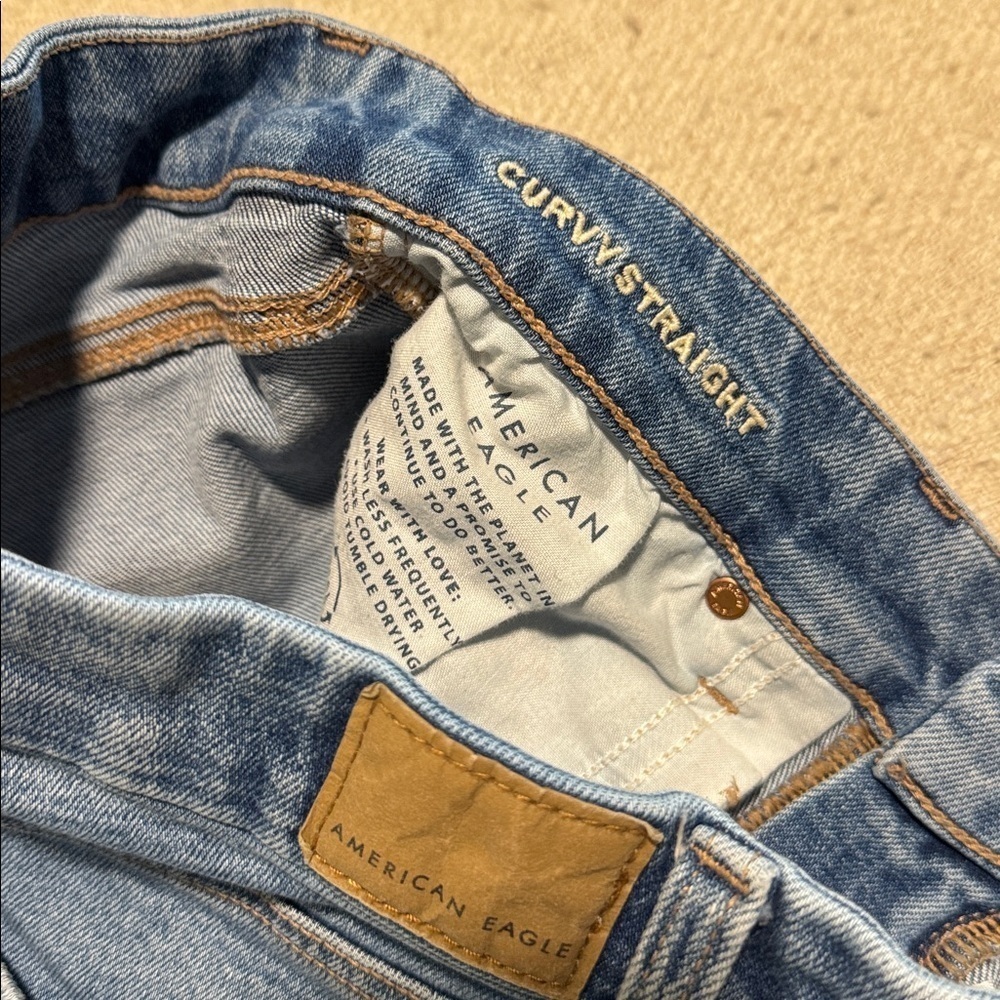 American eagle Stretch Curvy Ripped Straight Jean size 2 short - Picture 8 of 11